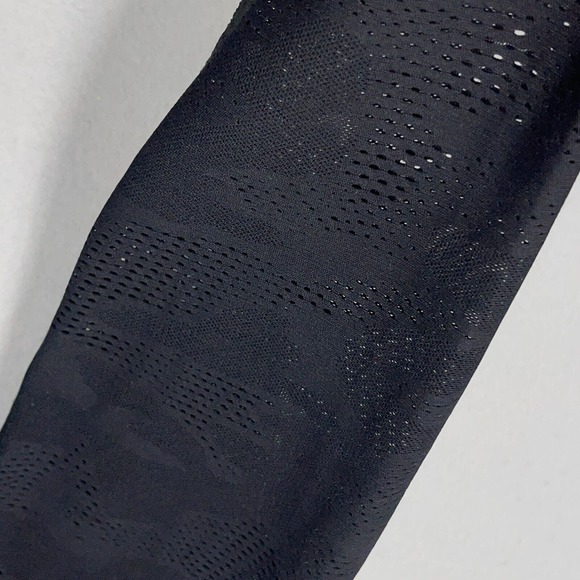 Athleta Pants Women Medium Black Leggings Phenom Camo 7/8 Tight Gym 28x24 - Picture 4 of 13